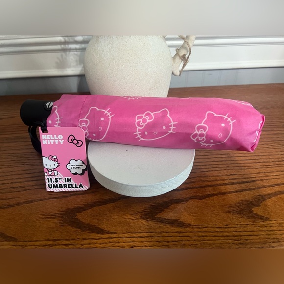 Hello Kitty Accessories - NWT-Hello Kitty, Sanrio Pink Umbrella